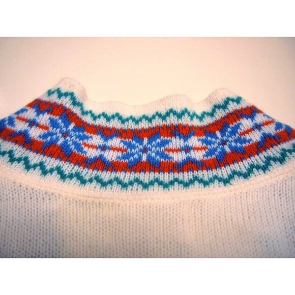 Vintage Large 60s Vneck White Sweater Vest Pullover nordic alpine snowflake trim - Picture 3 of 5